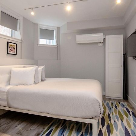 A Stylish Stay W/ A Queen Bed, Heated Floors.. #3 Brookline Esterno foto