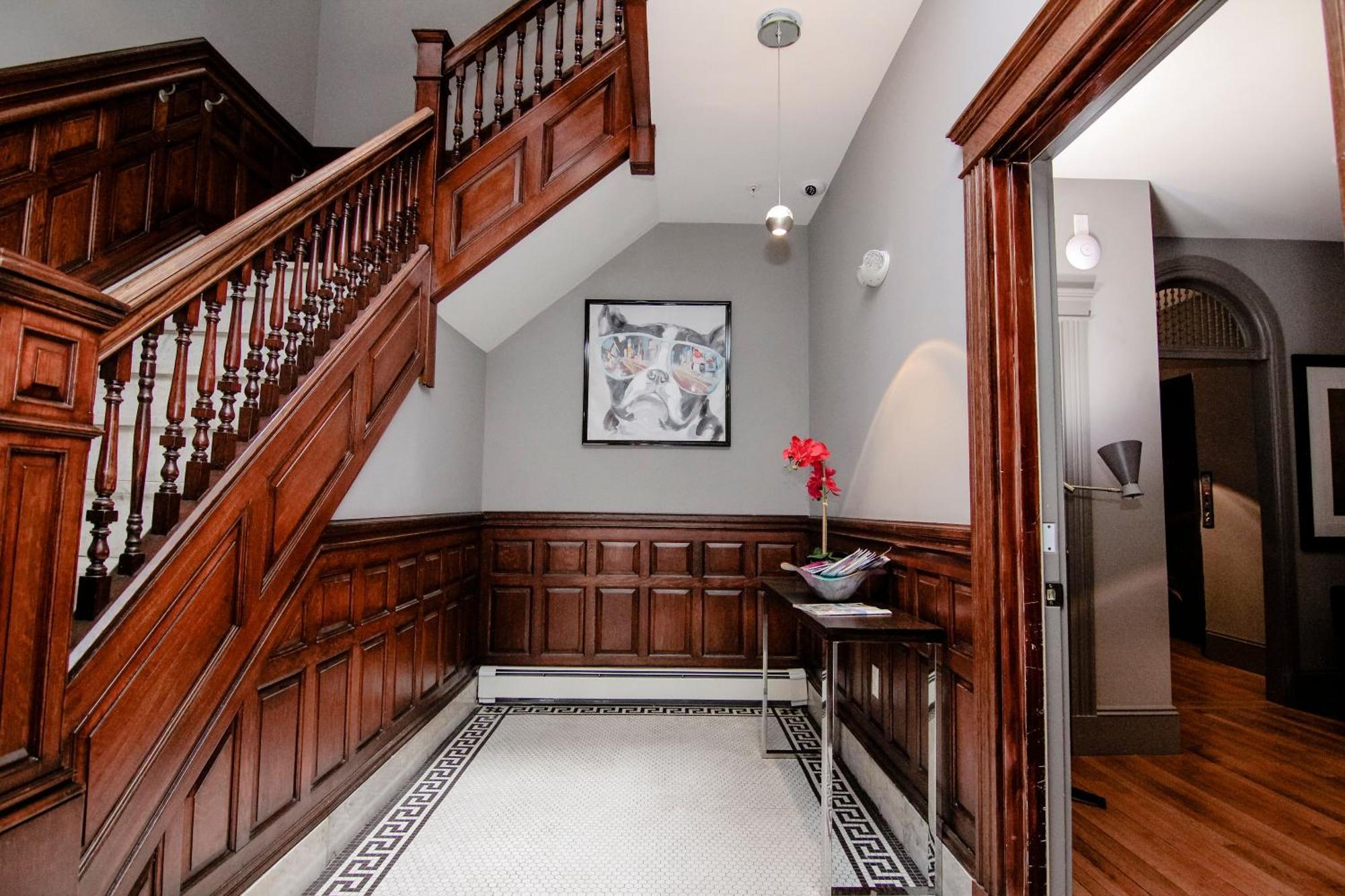 A Stylish Stay W/ A Queen Bed, Heated Floors.. #3 Brookline Esterno foto