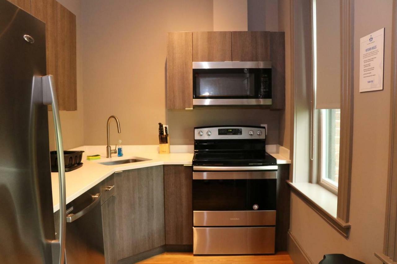 A Stylish Stay W/ A Queen Bed, Heated Floors.. #3 Brookline Esterno foto