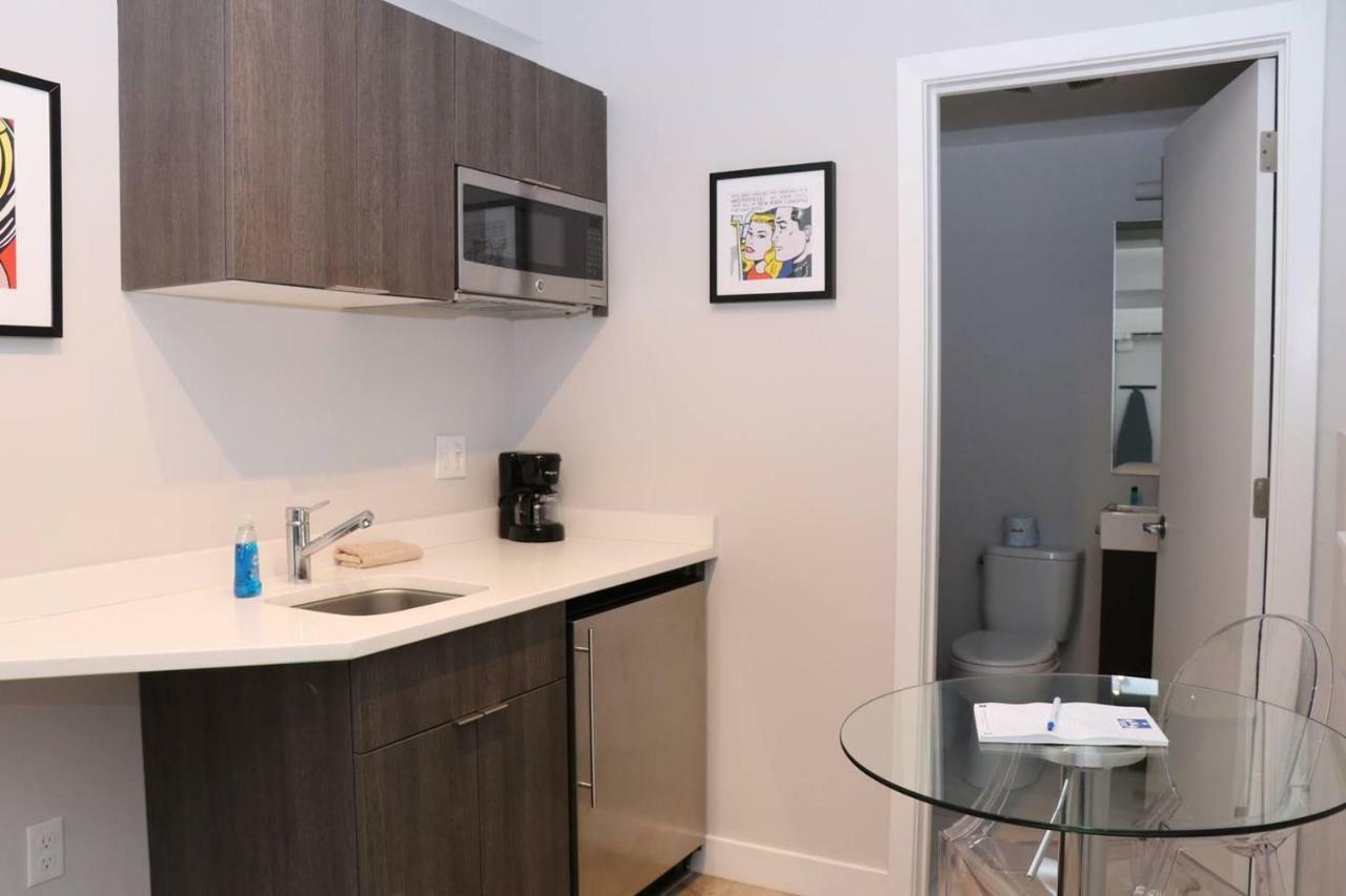 A Stylish Stay W/ A Queen Bed, Heated Floors.. #3 Brookline Esterno foto